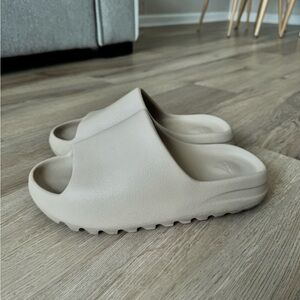 Yeezy slides pure